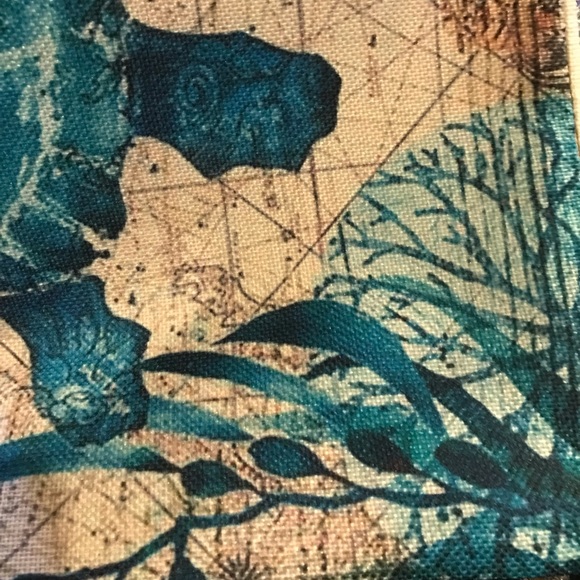 Beachy Accent throw pillow cover with sea turtle design - Picture 6 of 14